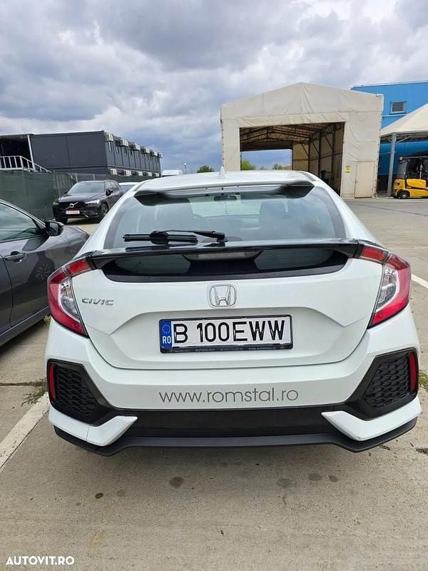 Culoarealb Utilizat 2018 Honda Civic Comfort Hatchback | 12.000 EUR (Preț OK) - Imagine 1/4