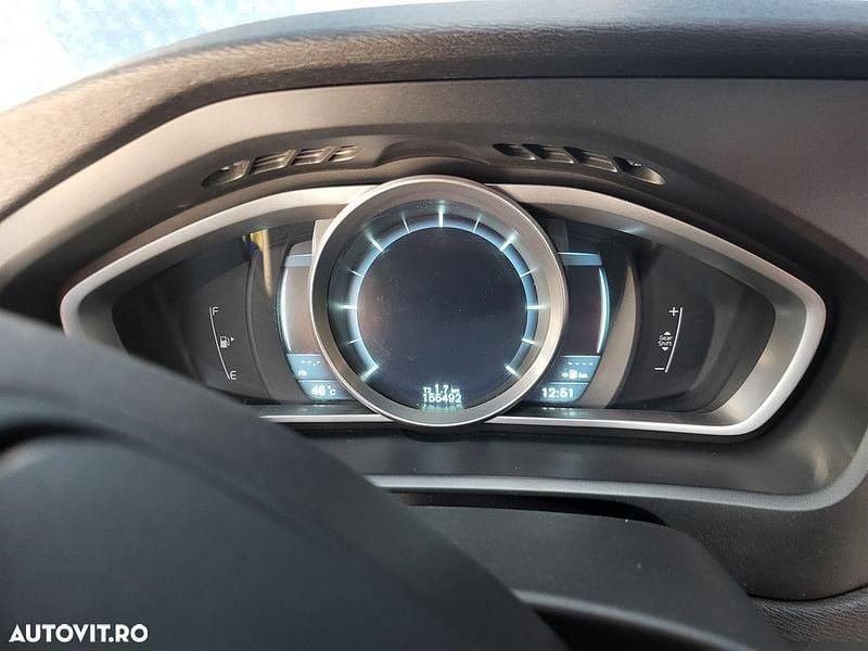 Alb Utilizat 2014 Volvo V40 Kinetic Break | 8.700 EUR (Preț OK) - Imagine 1/4