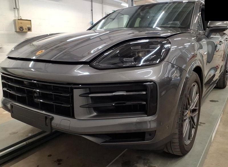 Utilizat 2024 Porsche Cayenne SUV | 100.942 EUR (Scump) - Imagine 1/1