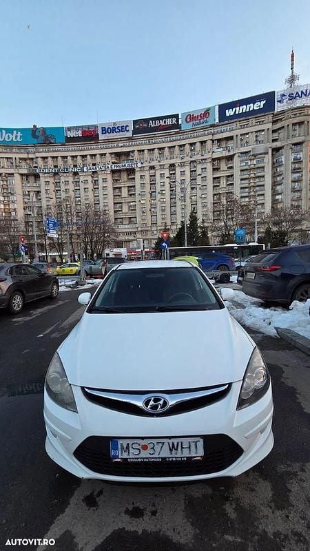 Second-hand Hyundai i30 115 CP (84 kW) 2010 Culoarealb Hatchback