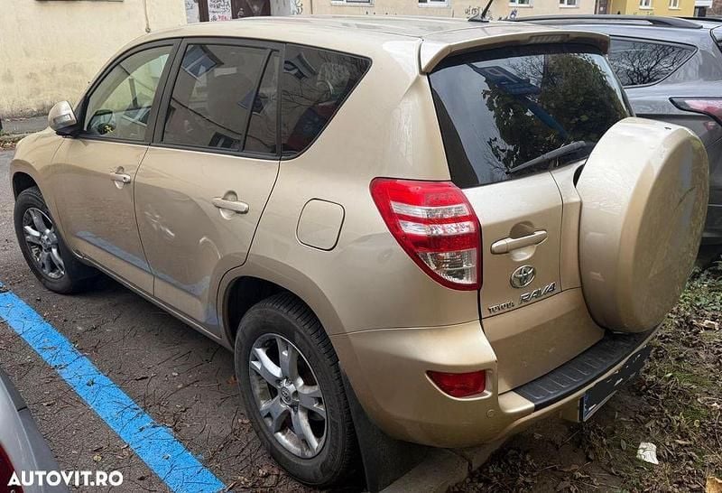Second-hand Toyota RAV4 150 CP (110 kW) 2010 Culoarebej SUV