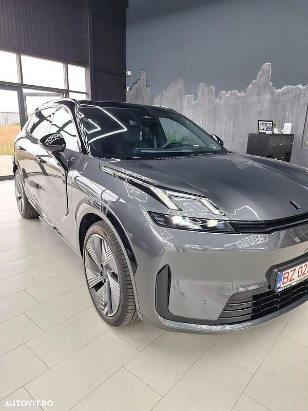 Nouă Lynk & Co 08 345 CP (253 kW) 2025 Culoaregri SUV