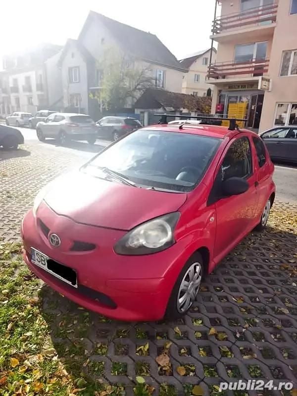 Rosu Second-hand 2007 Toyota Aygo Hatchback | 1.900 EUR - Imagine 1/2