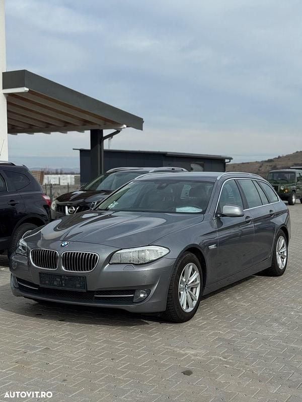 Second-hand BMW 525 Comfort Edition 218 CP (160 kW) 2012 Culoareargint Break