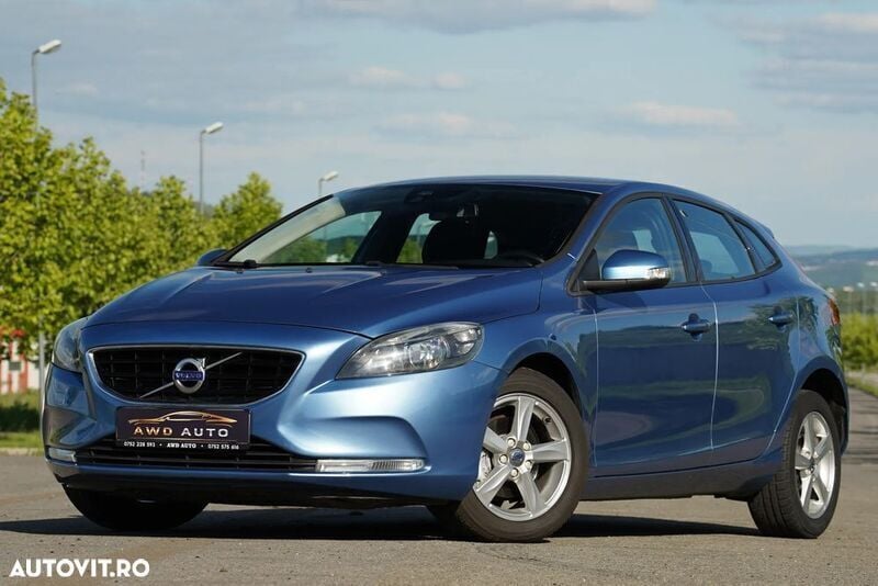 Albastru Utilizat 2016 Volvo V40 Kinetic Break | 8.250 EUR (Preț bun) - Imagine 1/4