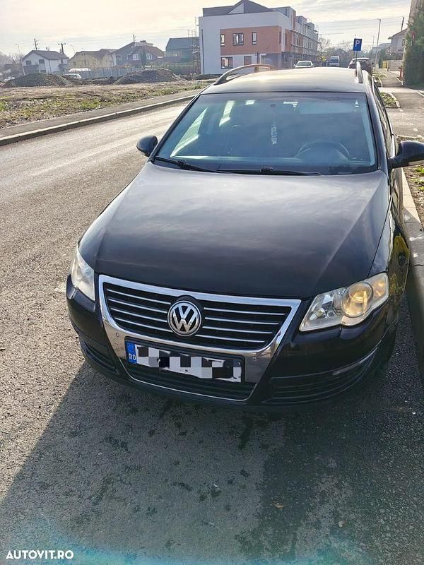 Culoarenegru Utilizat 2008 VW Passat Comfortline Break | 2.600 EUR (Preț bun) - Imagine 1/4