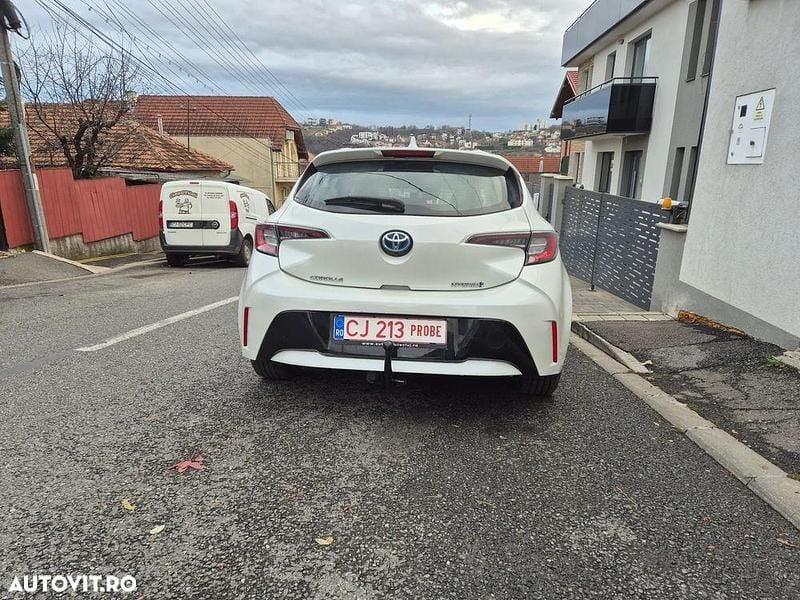 Second-hand Toyota Corolla Business Edition 122 CP (89 kW) 2019 Culoarealb Hatchback