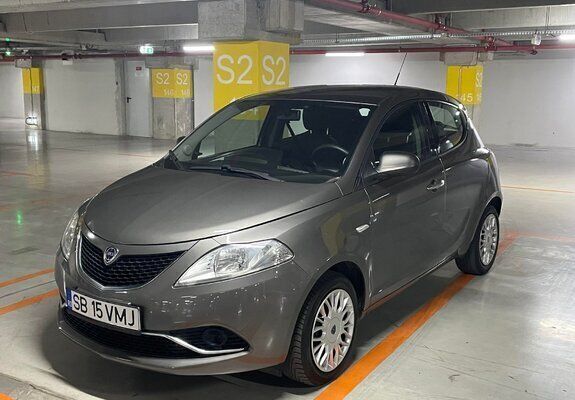 Second-hand Lancia Ypsilon 75 CP (55 kW) 2017 Maro Hatchback