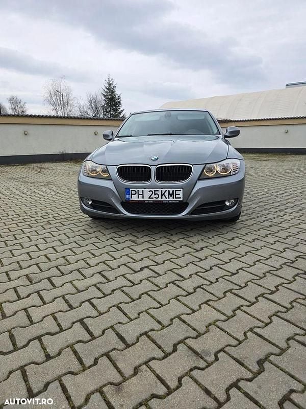 Second-hand BMW 318 Sport Line 143 CP (105 kW) 2010 Culoaregri Berlinǎ