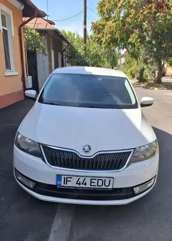 Second-hand Skoda Rapid Active 105 CP (77 kW) 2014 Alb Berlinǎ