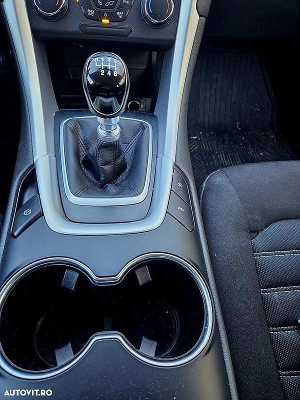 Second-hand Ford Mondeo 120 CP (88 kW) 2017 Culoaregri Berlinǎ