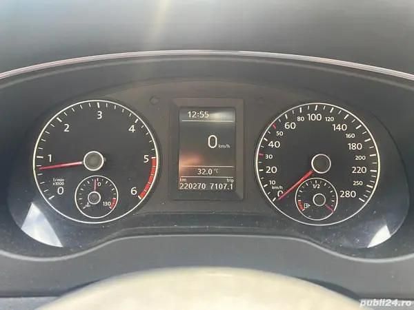 Rosu Utilizat 2011 VW Jetta Berlinǎ | 5.800 EUR (Preț OK) - Imagine 1/4