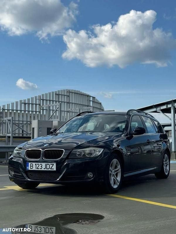 Culoarenegru Utilizat 2009 BMW 318 Sport Line Break | 4.200 EUR (Preț OK) - Imagine 1/4