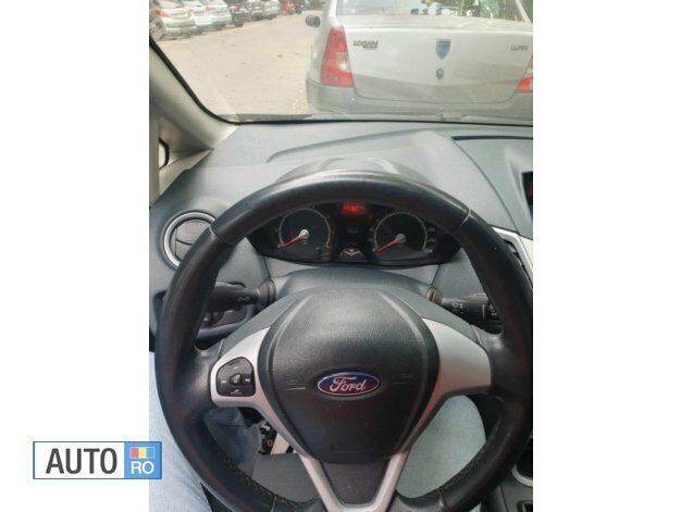 Second-hand Ford Fiesta 60 CP (44 kW) 2012 Albastru Hatchback