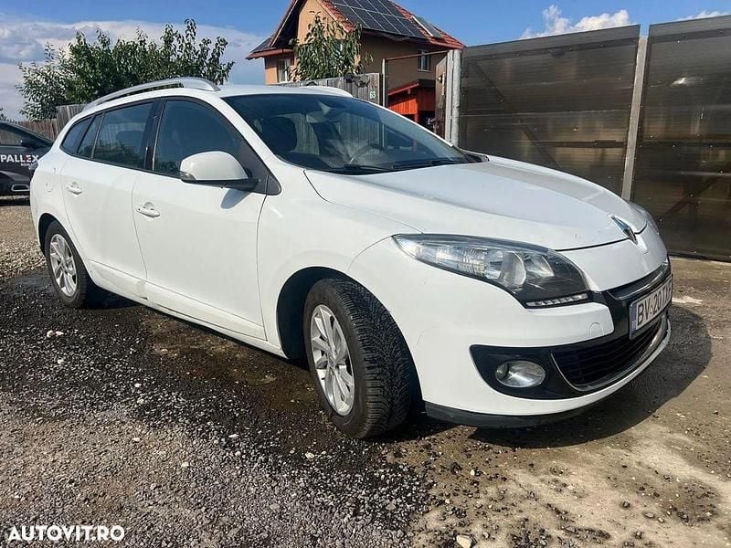 Culoarealb Utilizat 2013 Renault Mégane GrandTour Break | 3.800 EUR (Preț OK) - Imagine 1/4