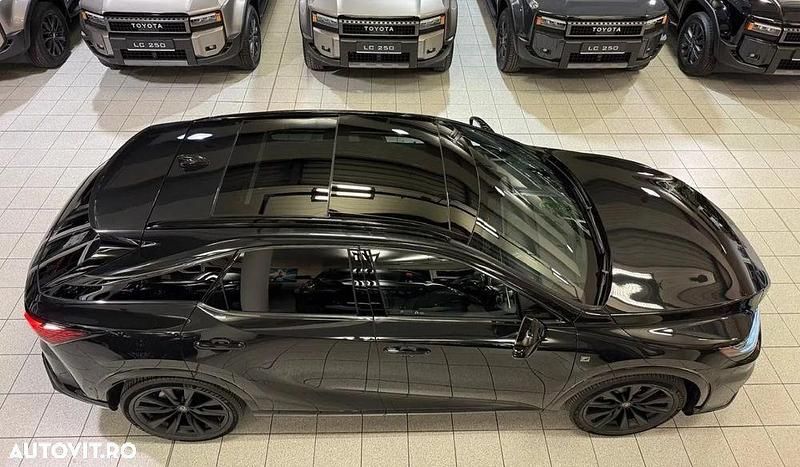 Nouă Lexus RX500h Sport Line 371 CP (272 kW) 2025 Culoarenegru SUV