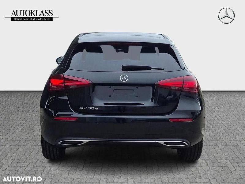 Second-hand Mercedes A250 218 CP (160 kW) 2025 Culoarenegru Hatchback