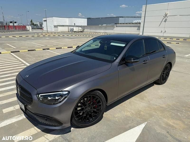 Gri Utilizat 2022 Mercedes E200 Avantgarde Berlinǎ | 42.999 EUR - Imagine 1/4