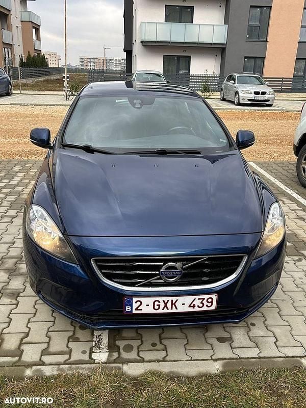 Second-hand Volvo V40 Ocean Race 120 CP (88 kW) 2015 Culoarealbastru Hatchback