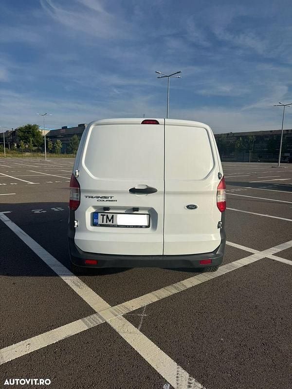 Second-hand Ford Courier 75 CP (55 kW) 2019 Culoarealb Monovolum