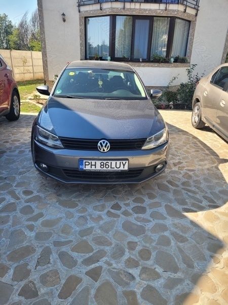 Utilizat 2012 VW Jetta Berlinǎ | 4.900 EUR (Preț OK) - Imagine 1/4