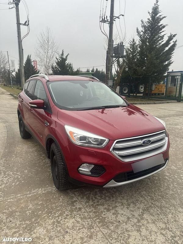 Second-hand Ford Kuga Titanium 180 CP (132 kW) 2017 Culoarerosu SUV