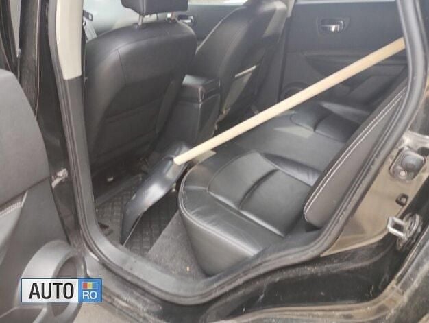 Second-hand Nissan Qashqai 110 CP (80 kW) 2012 Negru SUV