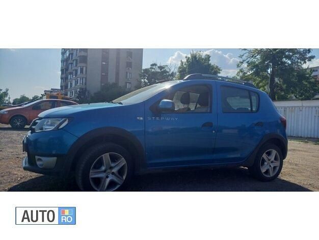 Second-hand Dacia Sandero 90 CP (66 kW) 2013 Albastru Hatchback