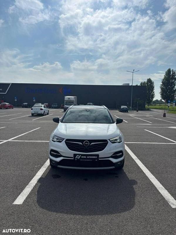 Culoarealb Utilizat 2020 Opel Grandland X SUV | 16.650 EUR - Imagine 1/4