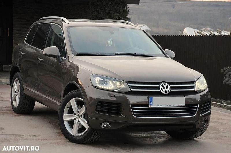 Culoaremaro Utilizat 2013 VW Touareg SUV | 11.500 EUR (Super Preț) - Imagine 1/4
