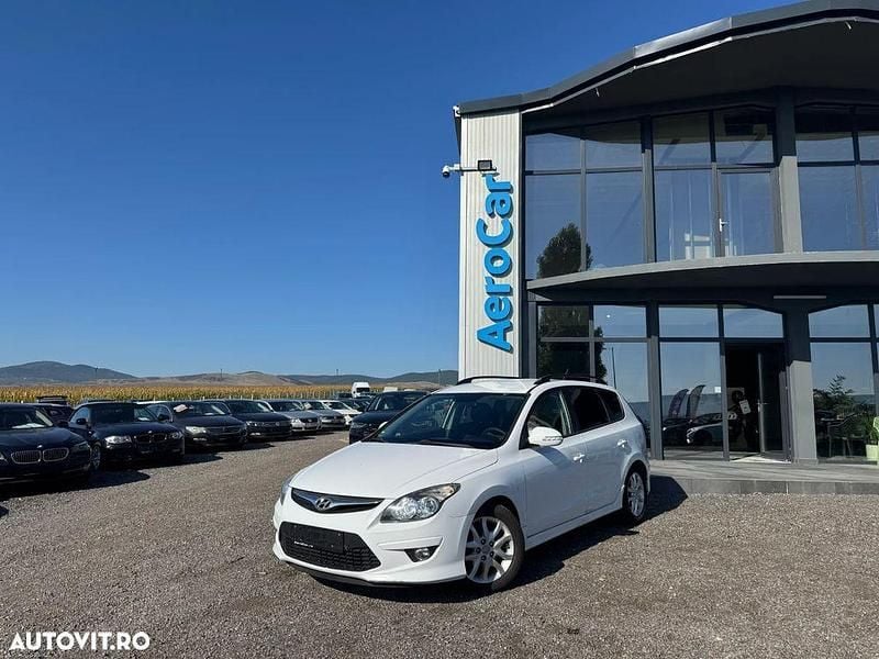 Culoarealb Utilizat 2011 Hyundai i30 Classic Break | 3.990 EUR (Preț OK) - Imagine 1/4