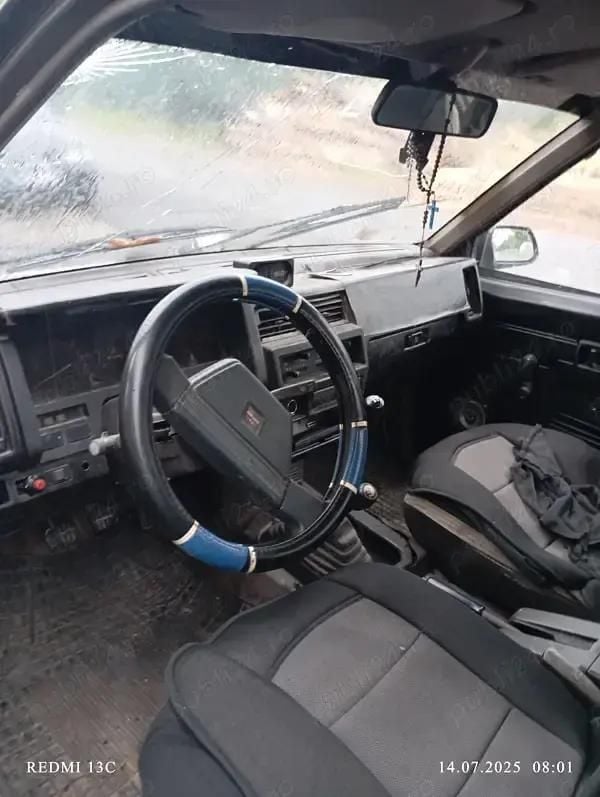 Utilizat 2001 Nissan Navara Pickup | 2.500 EUR (Preț bun) - Imagine 1/4