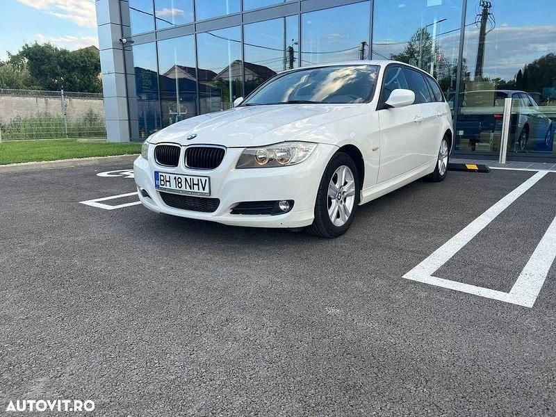 Culoarealb Utilizat 2011 BMW 318 Break | 5.500 EUR (Preț OK) - Imagine 1/4