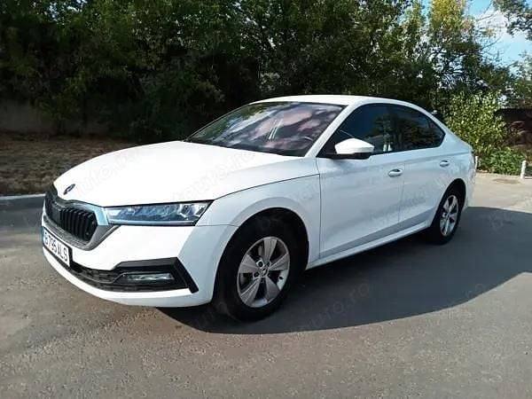 Alb Utilizat 2021 Skoda Octavia Berlinǎ | 16.350 EUR (Preț bun) - Imagine 1/4