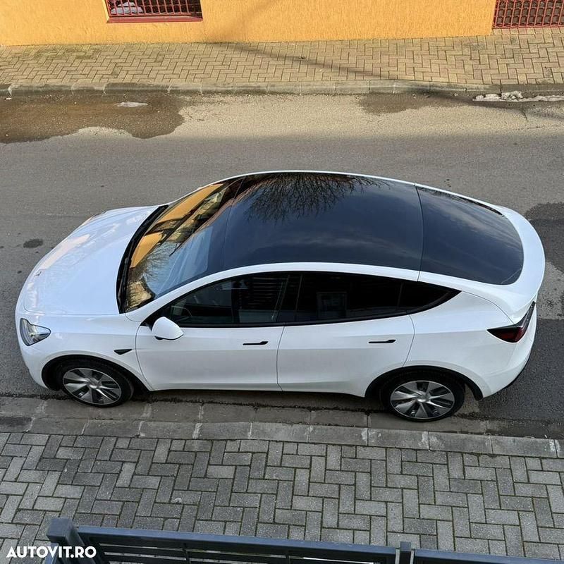Second-hand Tesla Model Y 339 kW (462 CP) 2022 Culoarealb SUV
