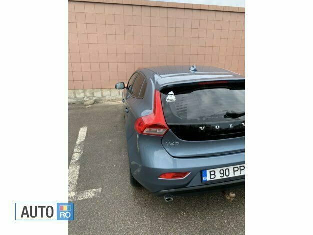 Second-hand Volvo V40 150 CP (110 kW) 2013 Albastru Break