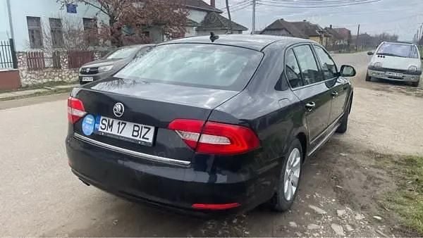 Second-hand Skoda Superb 110 CP (80 kW) 2015 Negru Berlinǎ