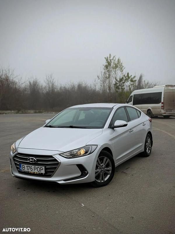 Second-hand Hyundai Elantra 128 CP (94 kW) 2018 Culoareargint Berlinǎ