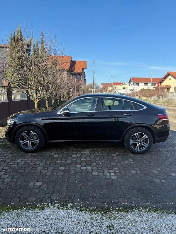 Second-hand Mercedes GLC200 197 CP (144 kW) 2020 Culoarenegru SUV