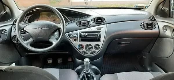 Utilizat 2001 Ford Focus Hatchback | 1.000 EUR (Preț OK) - Imagine 1/4