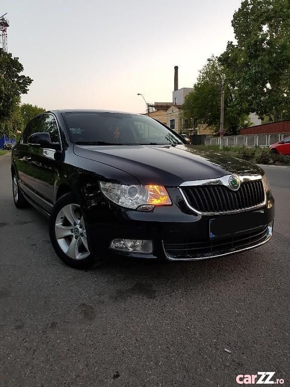 Utilizat 2011 Skoda Superb | 5.000 EUR (Preț bun) - Imagine 1/4