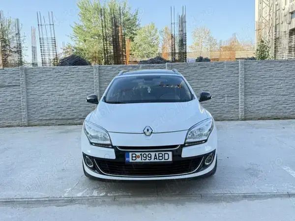 Utilizat 2012 Renault Mégane GrandTour Bose Edition Break | 5.800 EUR (Scump) - Imagine 1/4