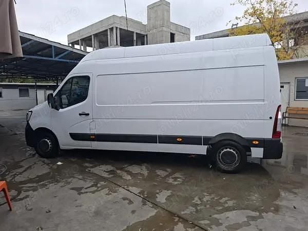 Alb Utilizat 2022 Renault Master SE Berlinǎ | 18.900 EUR (Preț bun) - Imagine 1/4