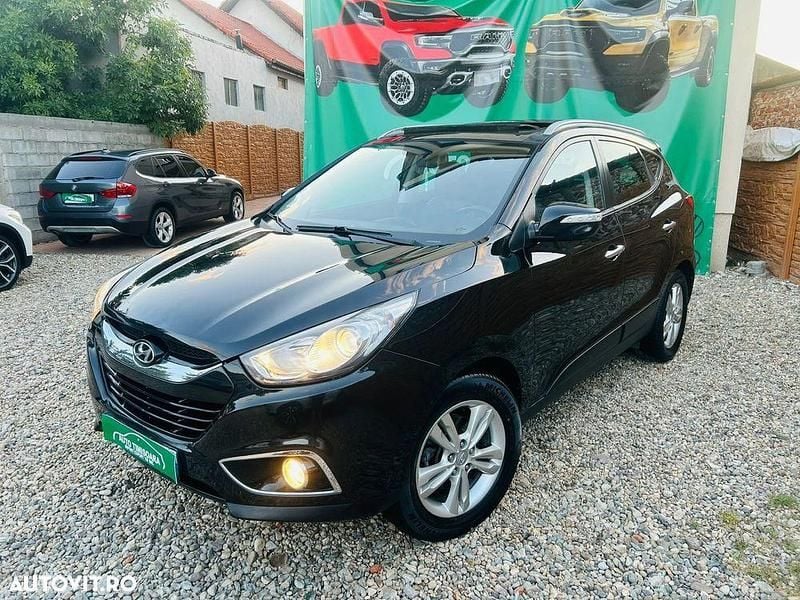 Culoarenegru Utilizat 2011 Hyundai ix35 SUV | 6.990 EUR (Preț bun) - Imagine 1/4