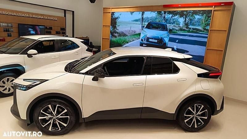 Nouă Toyota C-HR 197 CP (144 kW) 2025 Culoarealb SUV