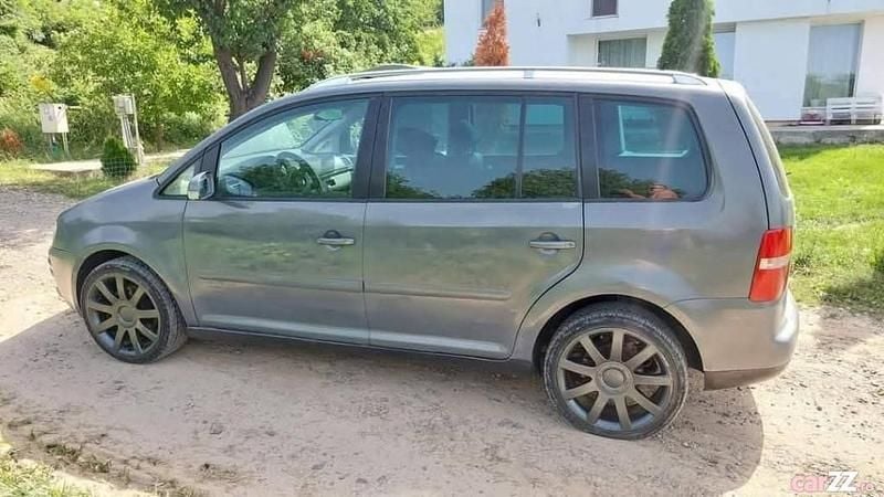 Second-hand VW Touran 2006 Monovolum