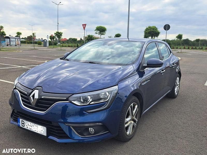 Culoarealbastru Utilizat 2017 Renault R4 Hatchback | 8.400 EUR - Imagine 1/4