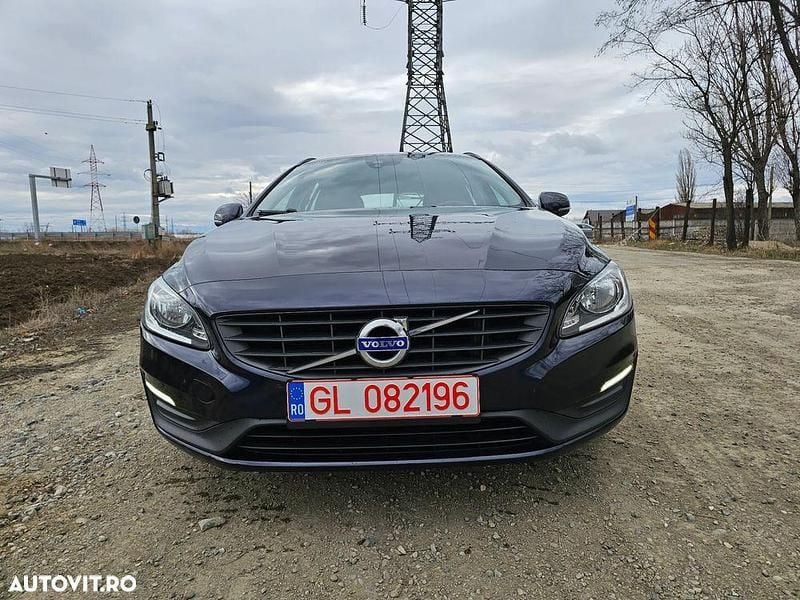 Culoarealbastru Utilizat 2017 Volvo V60 Break | 9.500 EUR (Preț bun) - Imagine 1/4