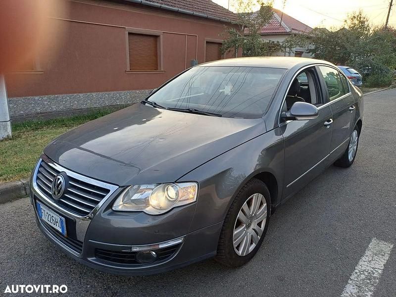 Gri Utilizat 2006 VW Passat Highline Berlinǎ | 1.950 EUR (Super Preț) - Imagine 1/4