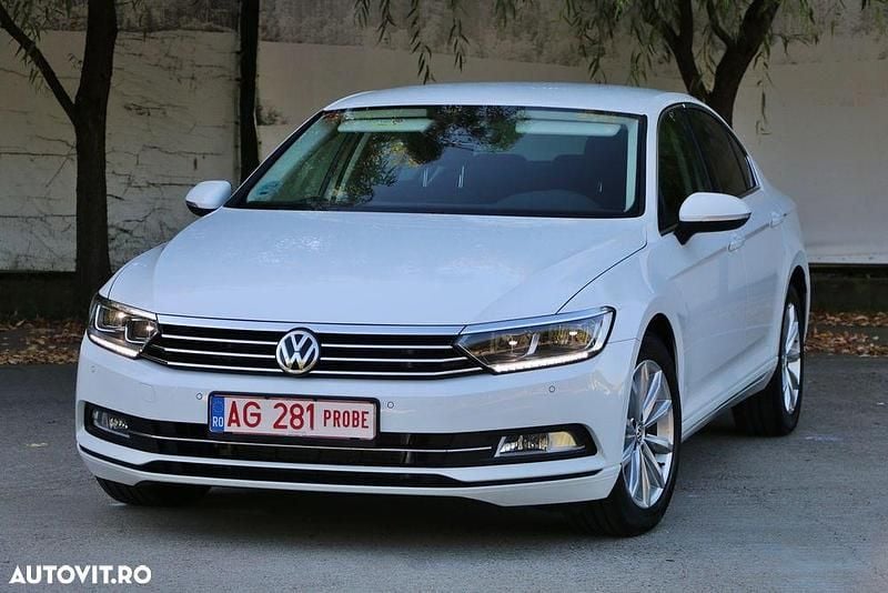 Culoarealb Utilizat 2019 VW Passat Comfortline Break | 14.900 EUR (Preț bun) - Imagine 1/4